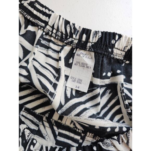 Womens Vintage Black White Gematric Pattern 100% Rayon Midi Length Skirt Size 14 - Picture 4 of 4